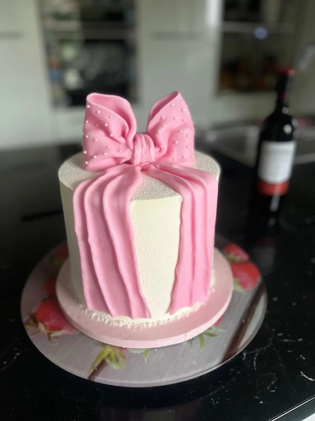 Zdjęcie źródłowe – Tort kinder bueno white + malina